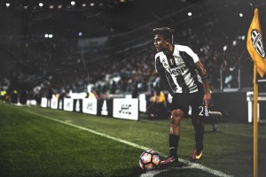 欧博体育-字母哥连续三场比赛得分突破极限，TL掀起硬仗狂潮！